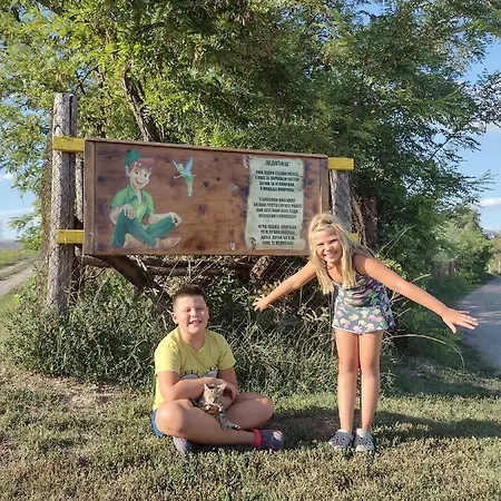 Seosko Domacinstvo-nedodjija * アパティン