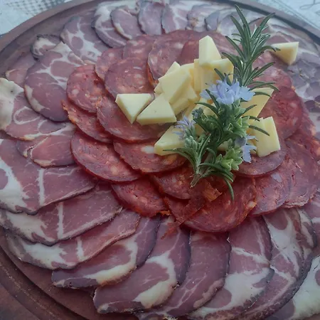 Seosko Domacinstvo-nedodjija Lantställe